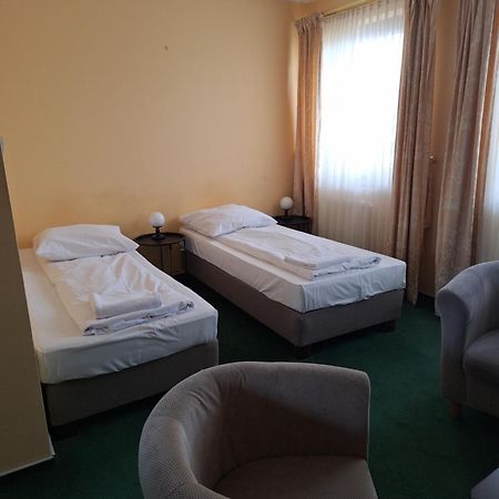 Hotel Malwa Ostrow Wielkopolski Exterior photo